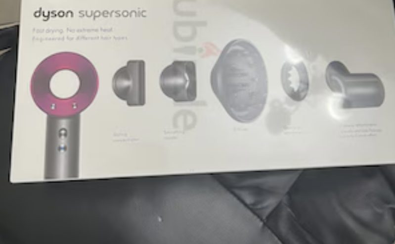 Dyson supersonic hairdryer Hd08 Urgent sale