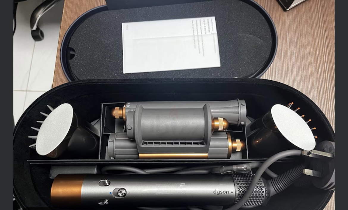Dyson HS05 Airwrap Nickel Copper ( UK Spec ) Only open box not used
