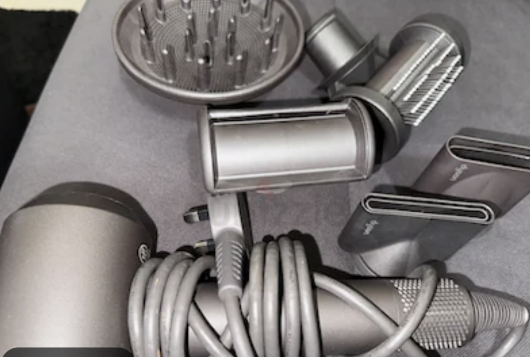Dyson supersonic dryer with all attachments