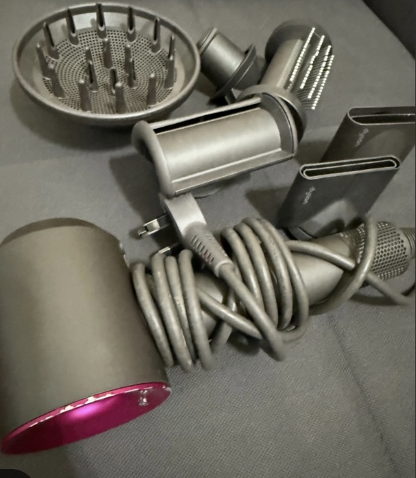 Dyson supersonic dryer with all attachments