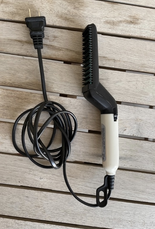 Hair and beard straightener