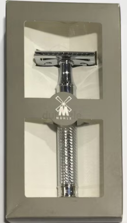 Shaving razor for men
