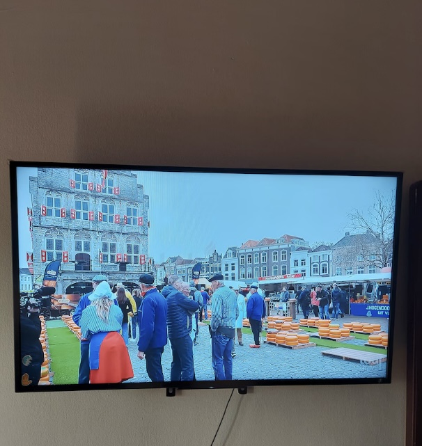 43-inch sony TV for sale