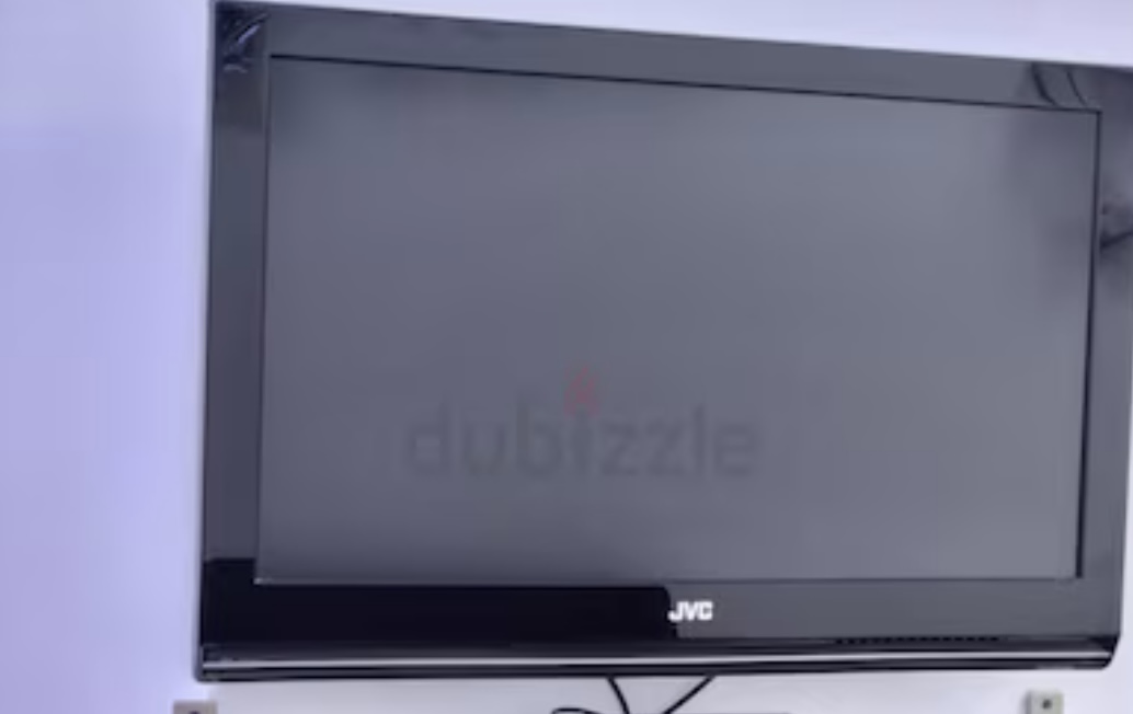 LCD TV SCREEN 32 INCH