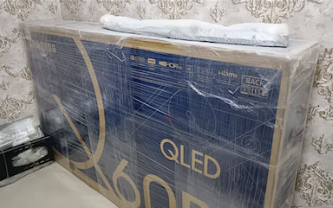 Samsung 82-Inch QLED 4K Smart TV (Q60R) – Excellent Condition