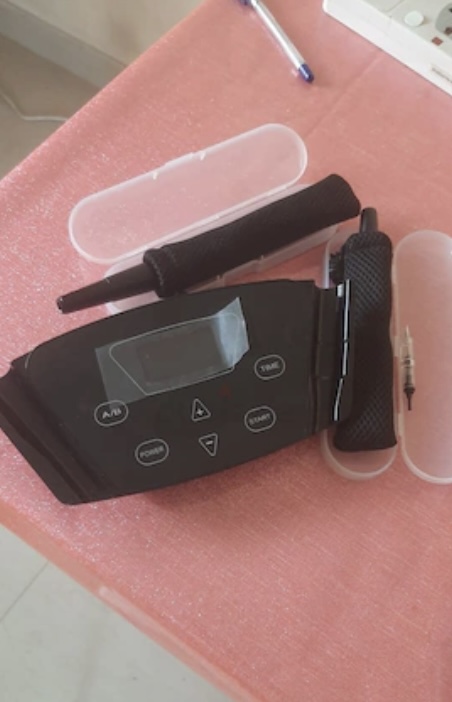 Microshading and Microblading kit with Blades free. In excellent condition, hardly used.