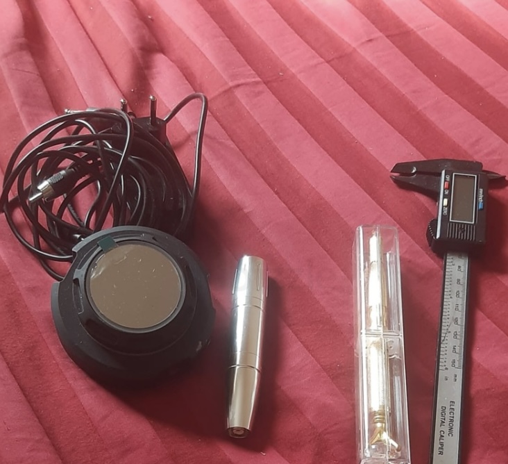 Microshading and Microblading kit with Blades free. In excellent condition, hardly used.