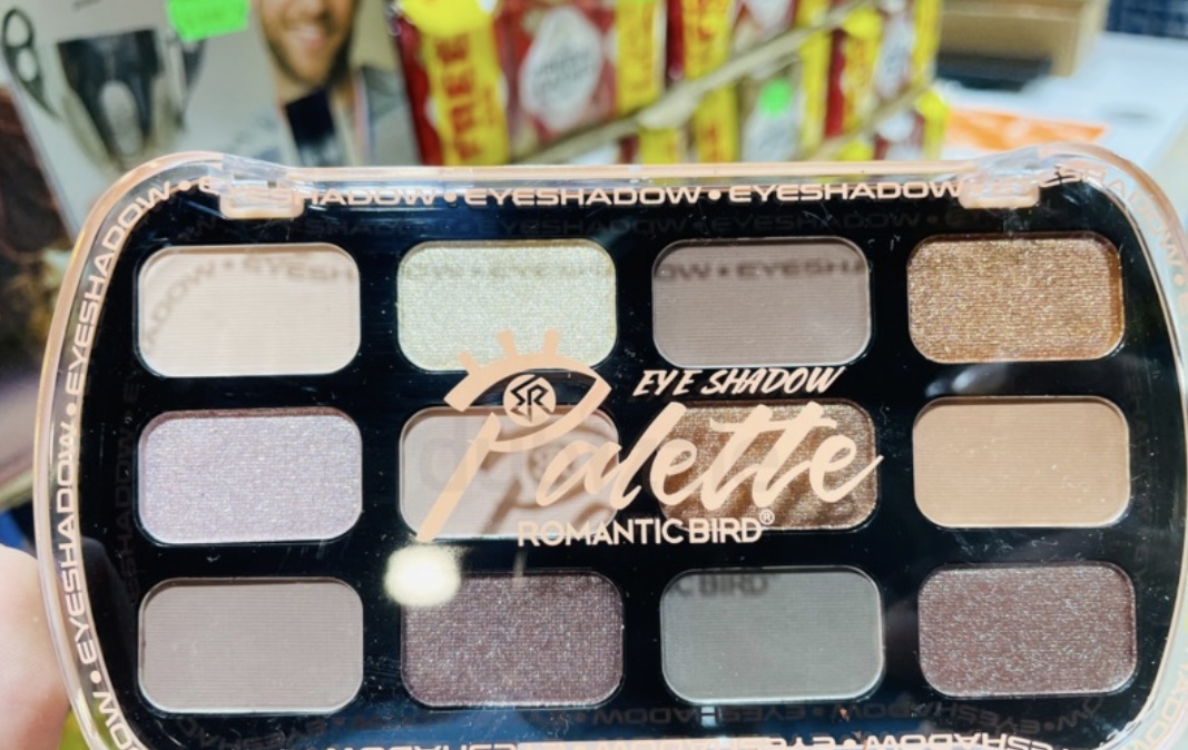 Ladies Eye shadow pallet