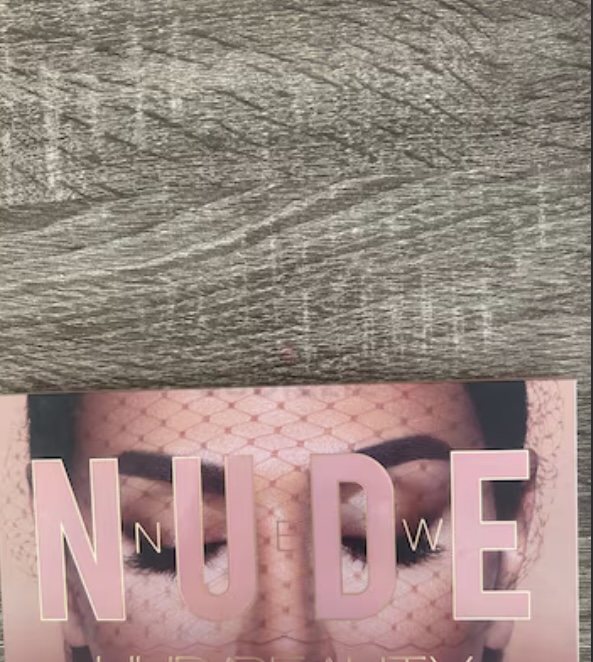 Huda beauty nude palette