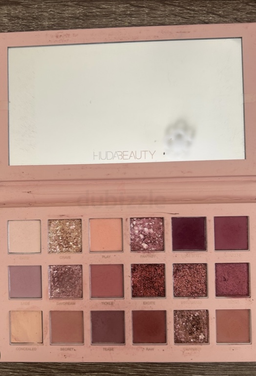 Huda beauty nude palette