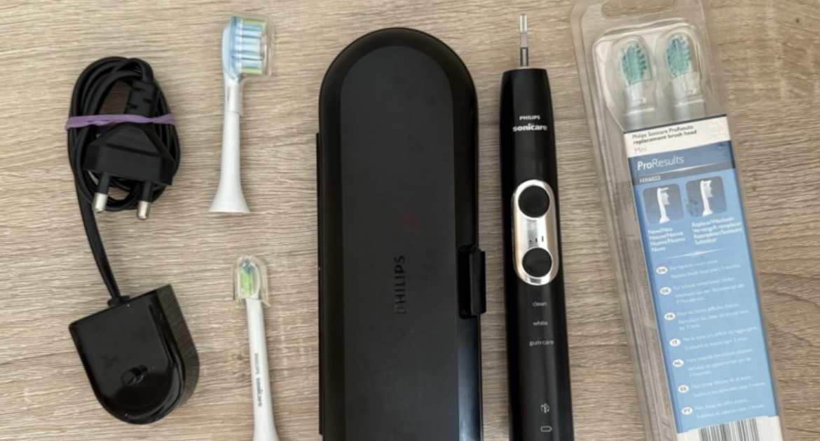 Sonicare Philips ProtectiveClean 6100 Rechargeable Electric Power Toothbrush, Black