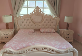 Neoclassic queen size bedset