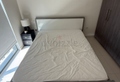 Queen size bed 180x200cm