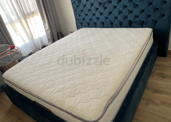 Queen size hydraulic bed and mattress