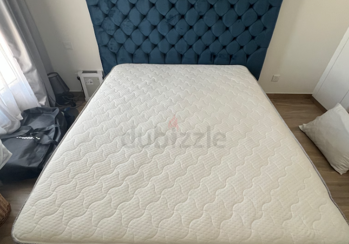 Queen size hydraulic bed and mattress