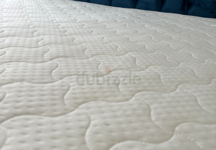 Queen size hydraulic bed and mattress