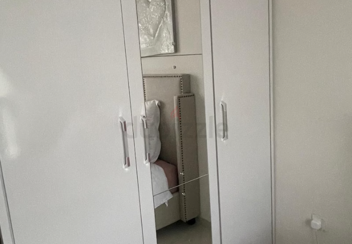 Pan Home 3 doors wardrobe with Mirror like new