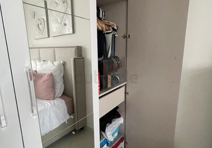 Pan Home 3 doors wardrobe with Mirror like new