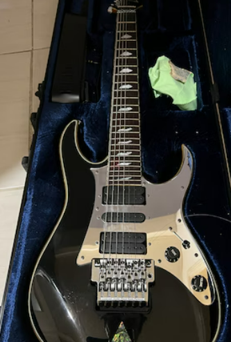 Ibanez Universe UV777 Steve Vai signature