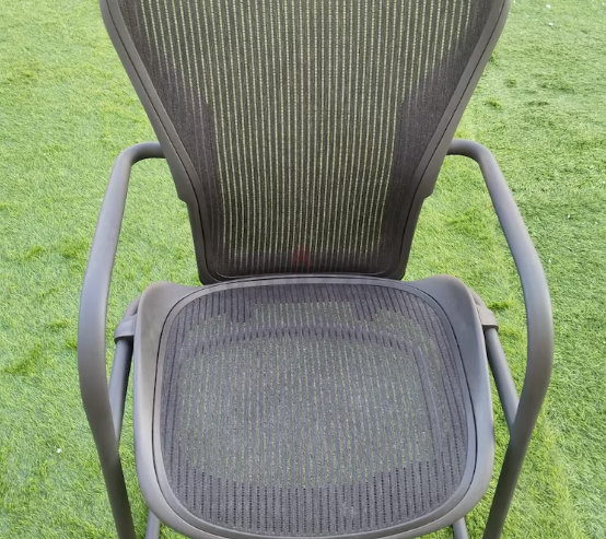 Herman Miller Aeron Vistore chair size B