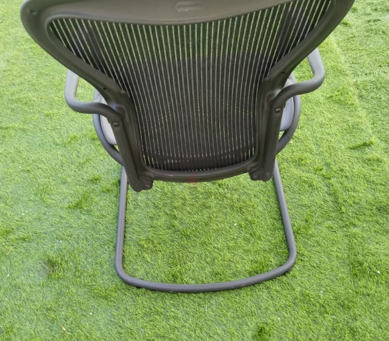 Herman Miller Aeron Vistore chair size B