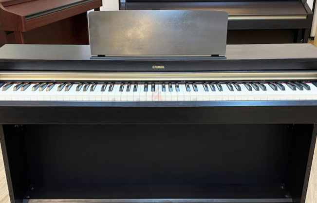 Yamaha Arius YDP-162R Digital Piano