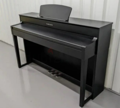 Yamaha CLP 535 Black Refurbished Piano for Sale