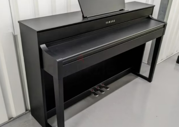 Yamaha CLP 535 Black Refurbished Piano for Sale