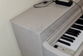 Yamaha Clavinova CLP635 as good as new. Perfect working.