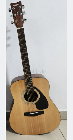 Unsed Acoustic Guitar for Sale.