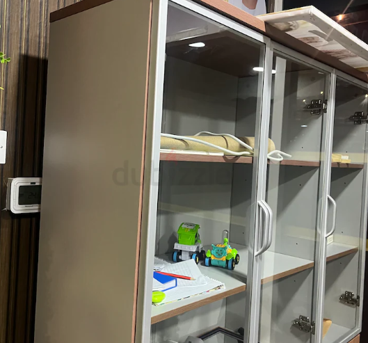 Office file cabinet with glass doors, lightly used and in excellent condition!!!