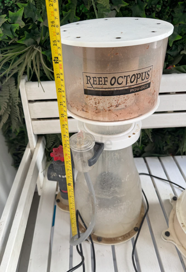 Fish tank – protein skimmer and accessories