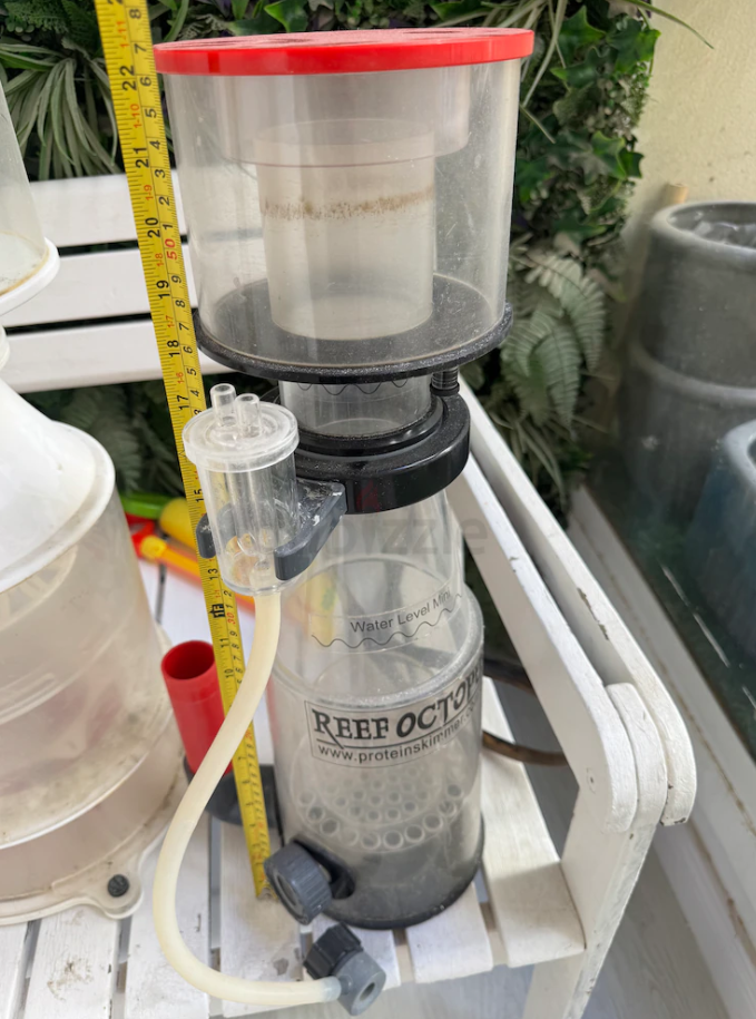 Fish tank – protein skimmer and accessories