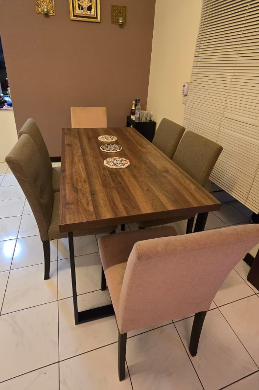 Excellent quality 6 seater dining table from United Furniture