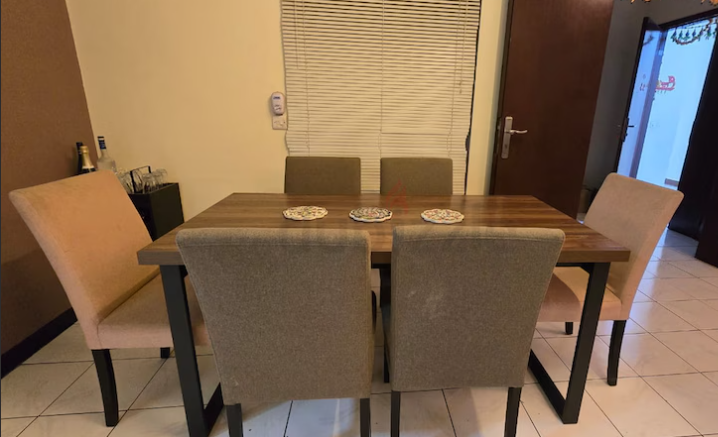 Excellent quality 6 seater dining table from United Furniture