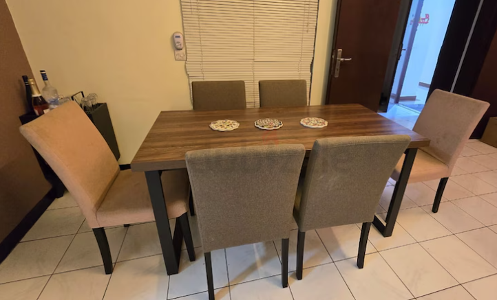 Excellent quality 6 seater dining table from United Furniture