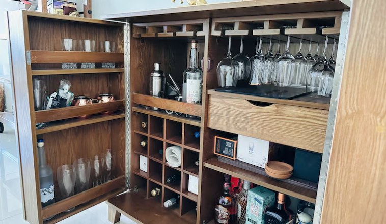 Custom-made Bar Unit mint condition