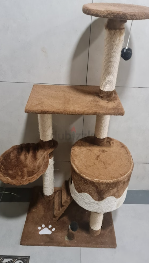 Cat tree house