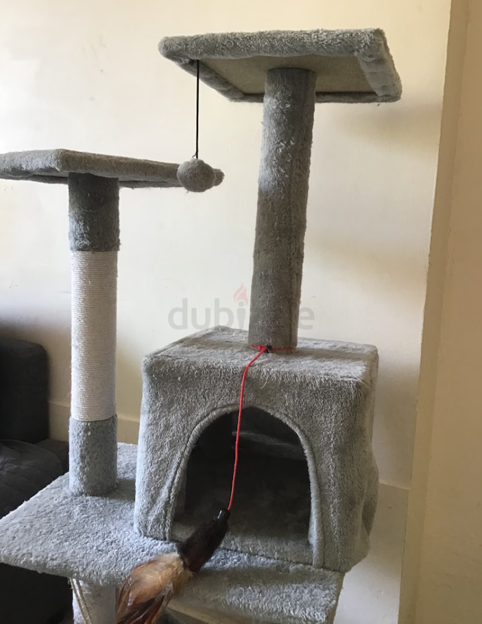 Beautiful cat house for sale. Good condition.