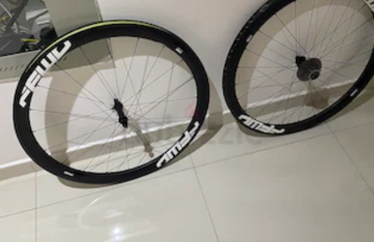 FFWD Carbon Wheelset