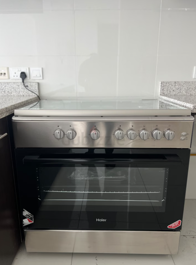 Haier 5 burner Cooker