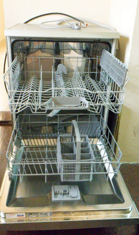 Bosch 12 Place Settings 5 Programs Free Standing Dishwasher Silver Sms50D08GS FREE DELIVERY +WARRANT