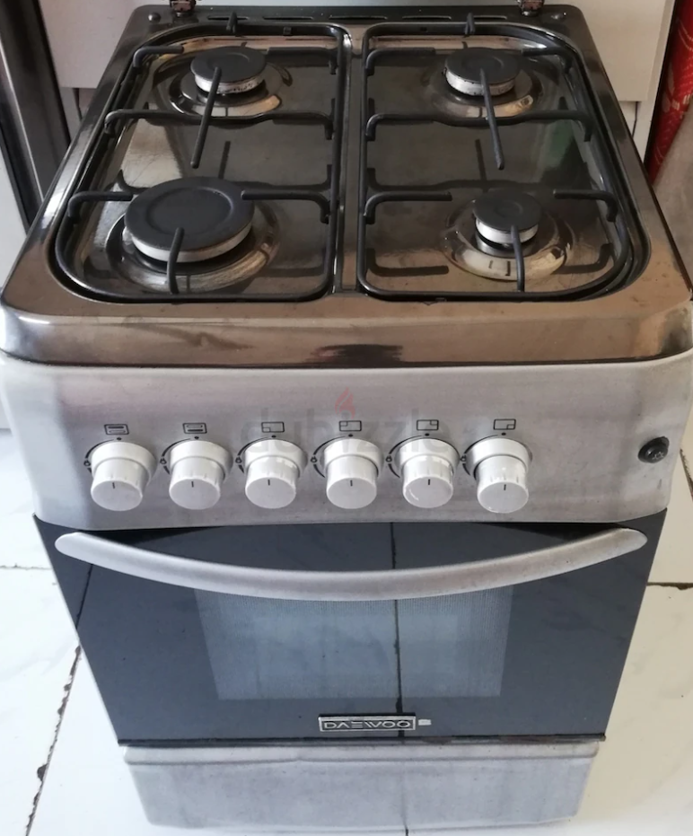 Daewoo cooking range four burner