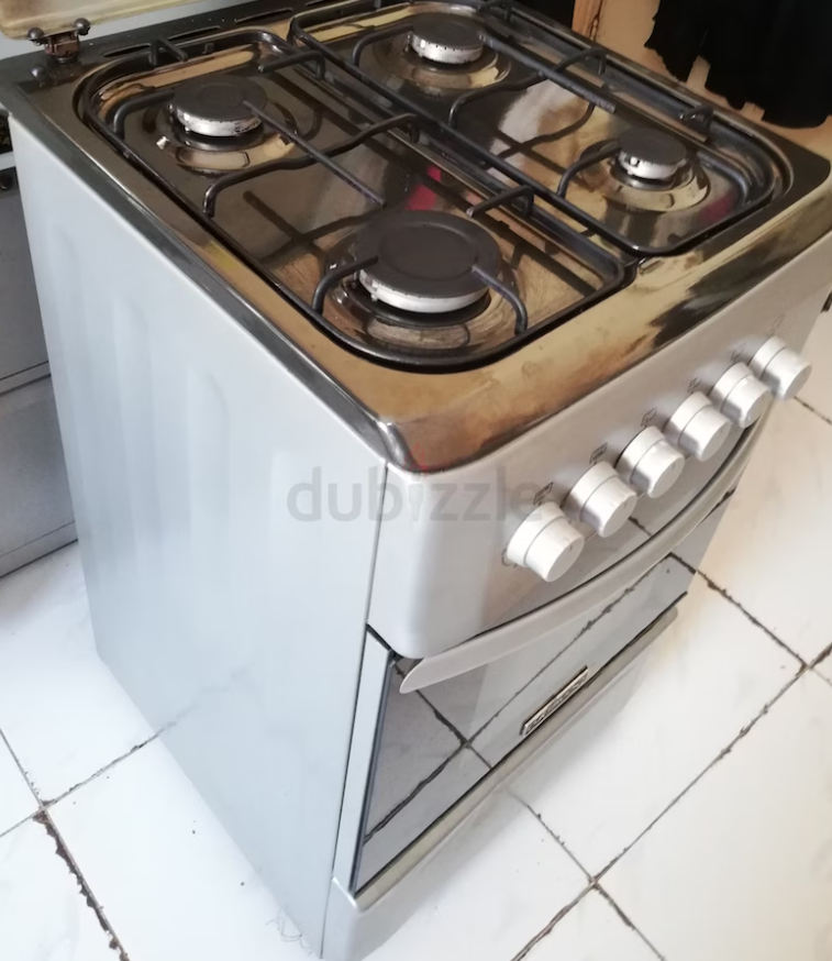Daewoo cooking range four burner