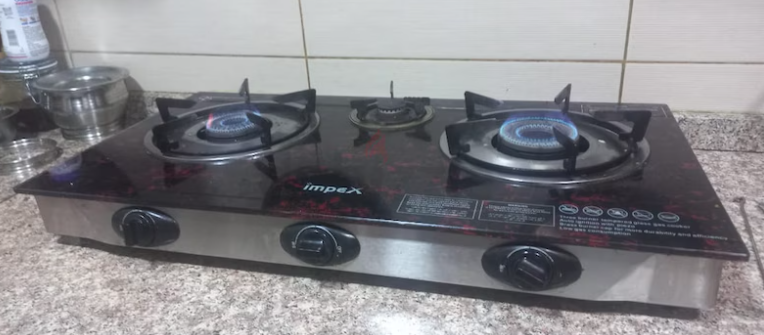 3 burner Gas stove for Sale still under warranty