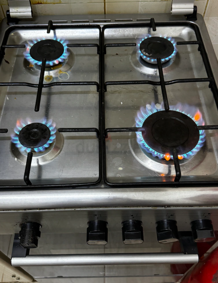 Veneto 4 Burner Gas Cooker good condition