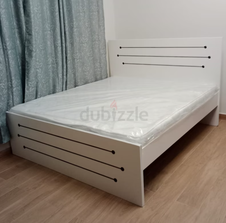 Brand New MDF queen size bed frame selling good quality king size bed