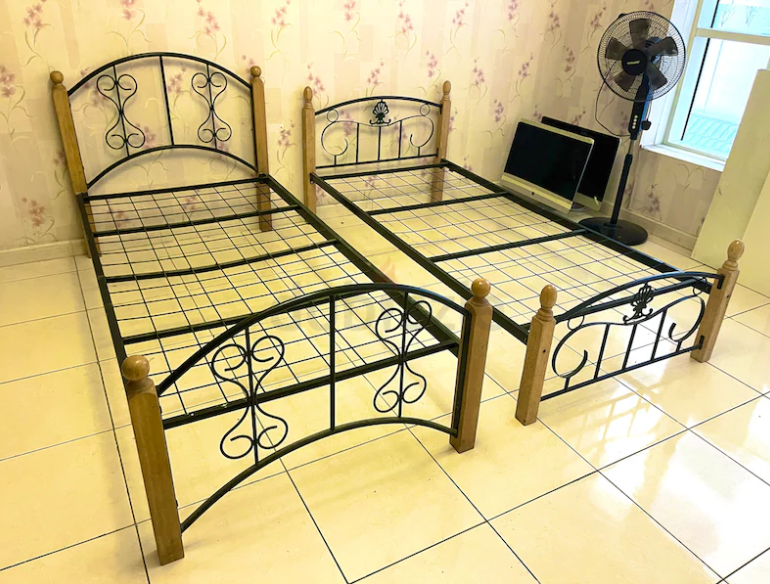 Two single cot for sale Aed 150