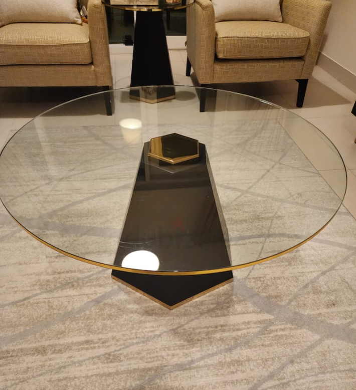 Coffee table and End table in excellent condition