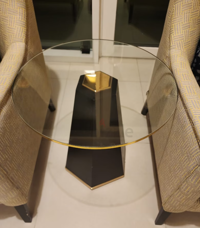 Coffee table and End table in excellent condition